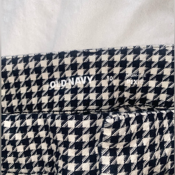Houndstooth Patterned High Rise Pixie Pants - Picture 2 of 5